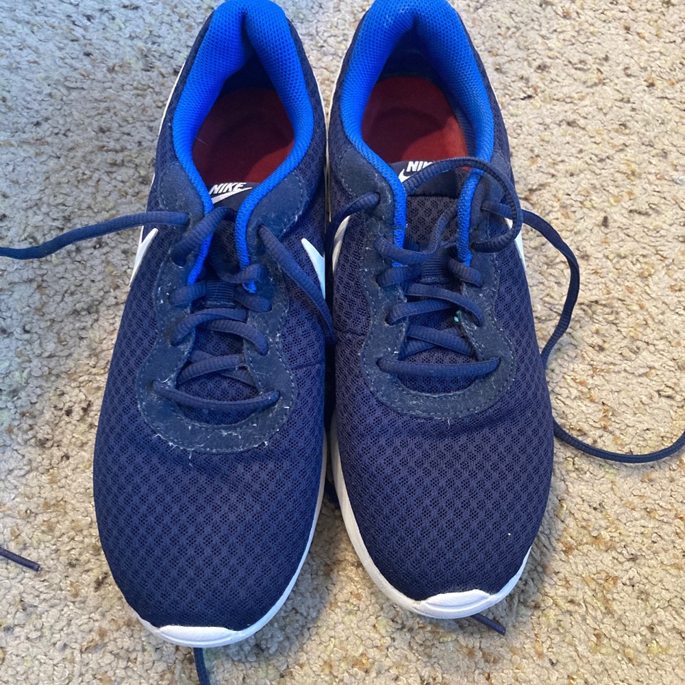 Nike Tennis Shoes